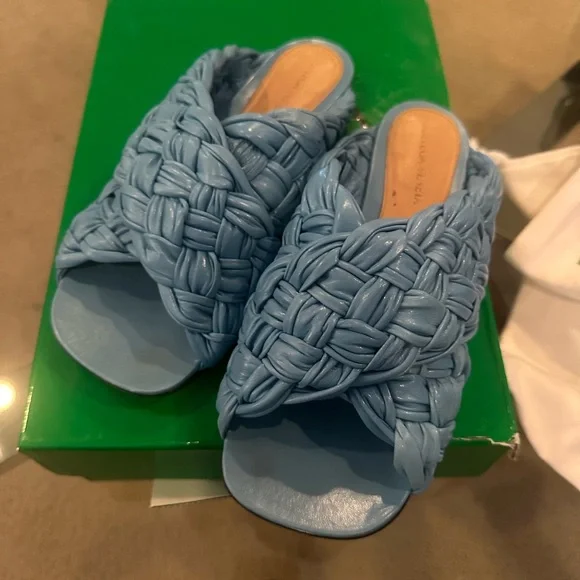 Bottega Veneta Sky Blue Leather Slides 37.5 - Picture 8 of 9